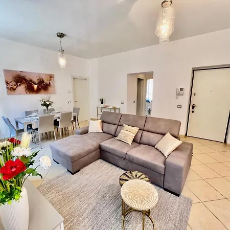 Apartamento Divina Luxury With Jacuzzi Near The Como