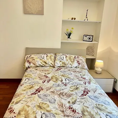 아파트 Divina Luxury With Jacuzzi Near The