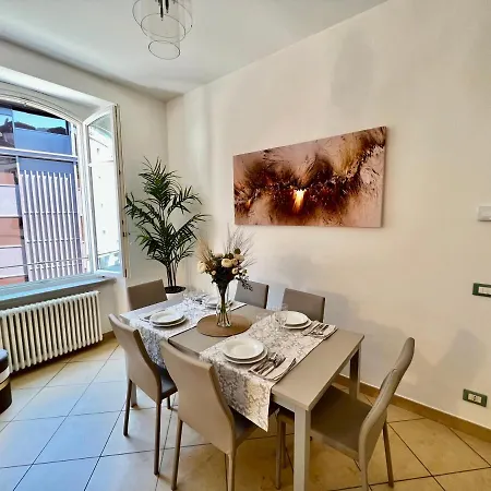 Apartamento Divina Luxury With Jacuzzi Near The